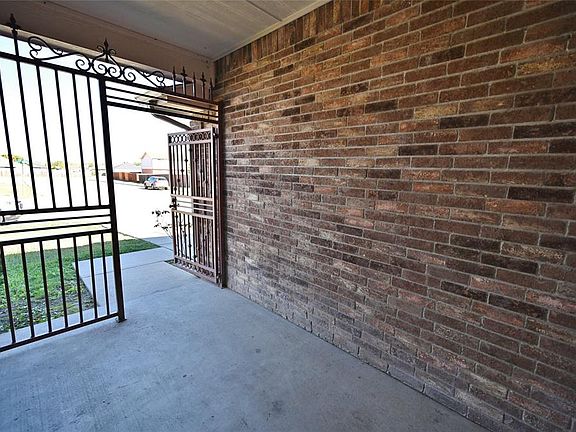 3rd image of 3052 Ronay Dr