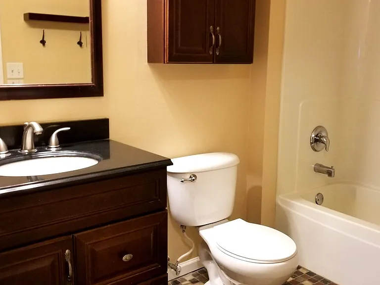 1126 Clover Dr — Photo 15