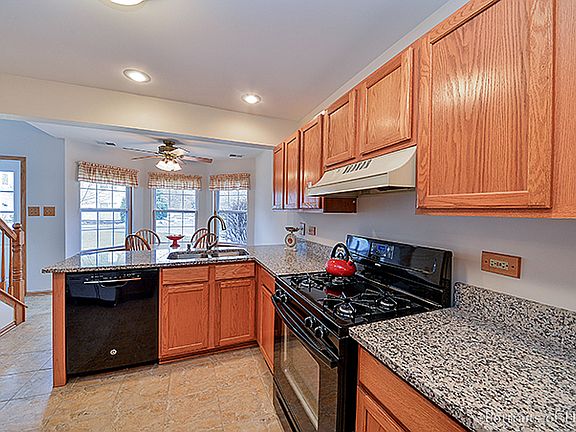 3rd image of 935 Elderberry Cir Unit 115