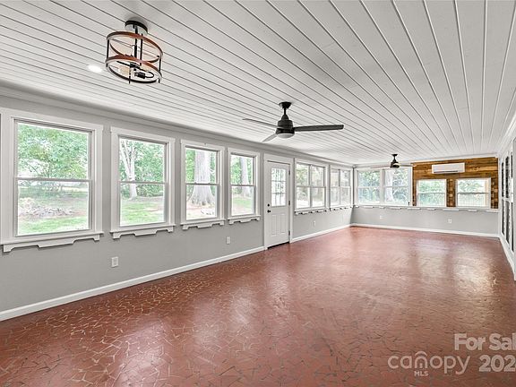 5th image of 1250 Westbrook Cir