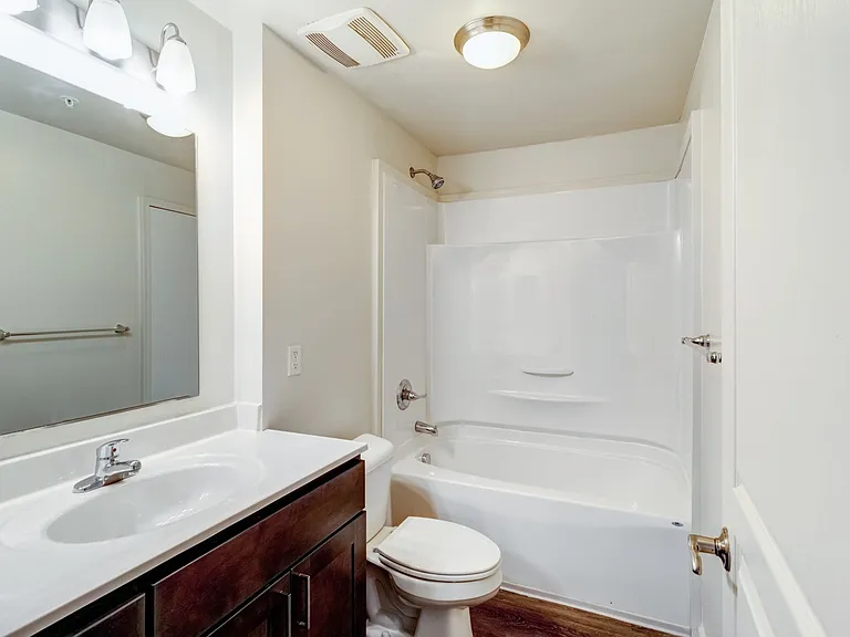 Ada Park Apartments — Photo 8