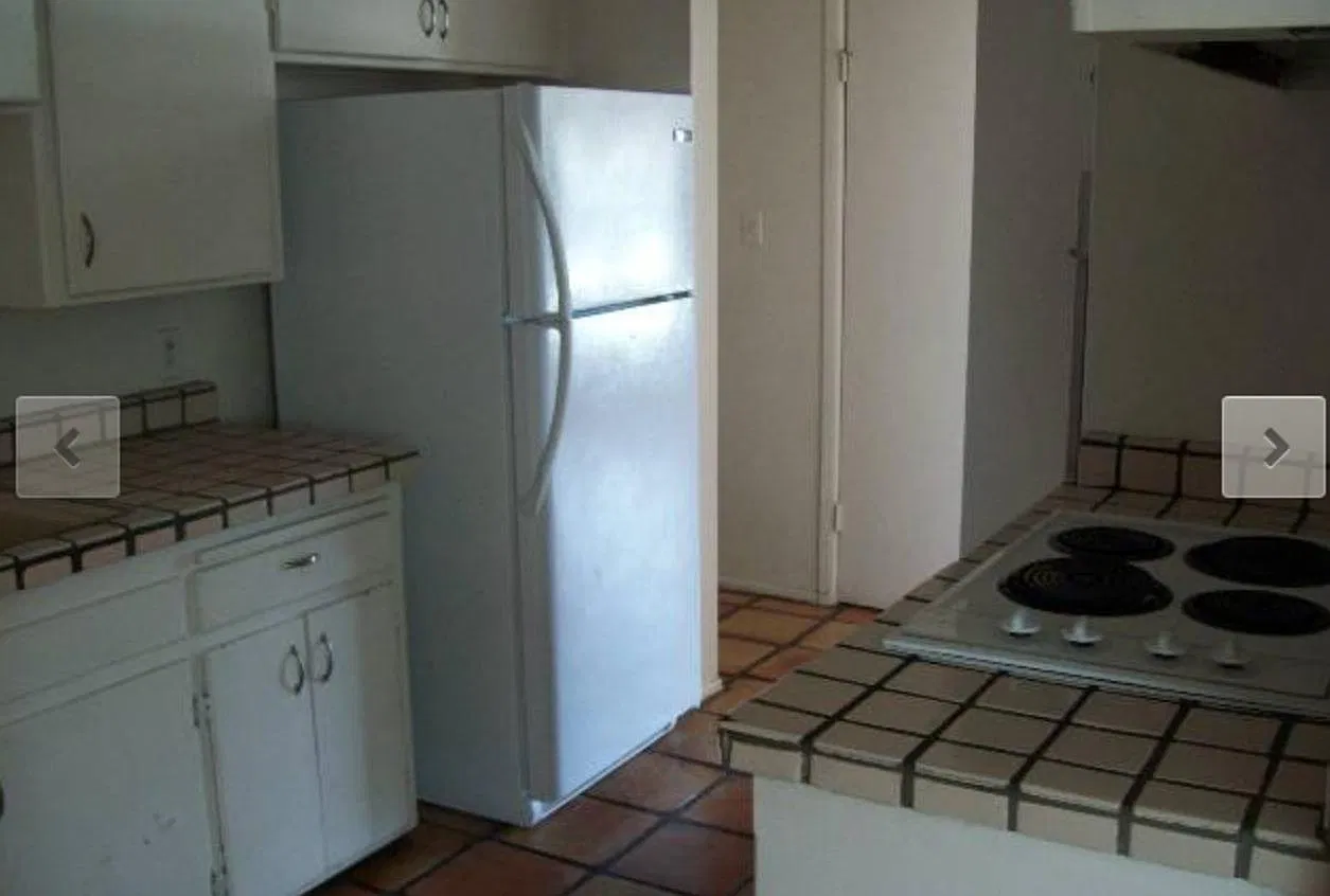 1204 W 7th Pl — Photo 4