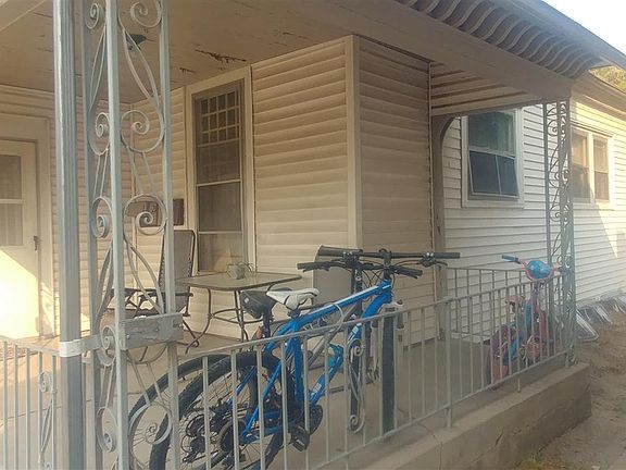 2nd image of 419 W 24th St
