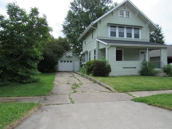 424 S Chestnut St, Monticello, IA 52310
