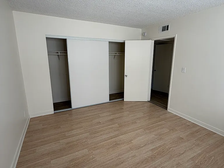 15044 Magnolia Blvd #5 — Photo 11