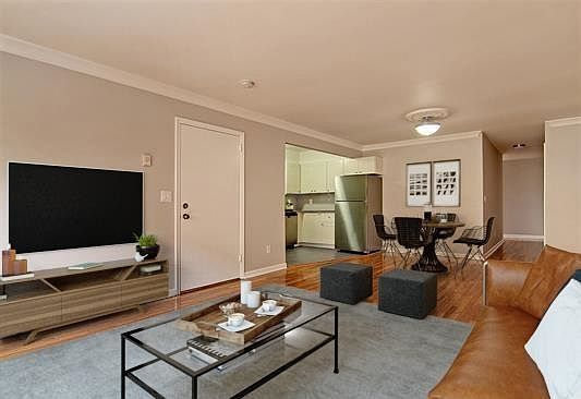 3rd image of 425 5th St Unit 2
