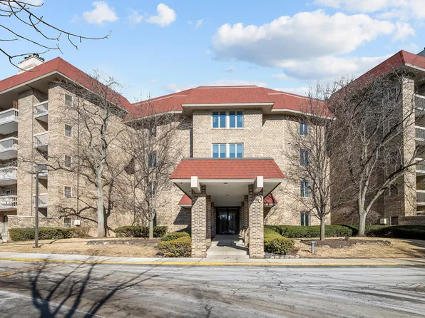 1250 Rudolph Rd APT 4F, Northbrook, IL 60062