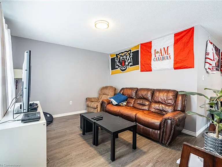 19 Patricia St — Photo 11