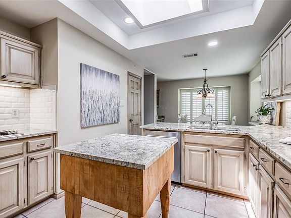 4th image of 2817 Apple Valley Dr