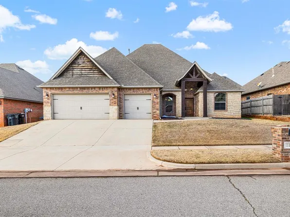 1113 Lindsey Ln, Moore, OK 73160