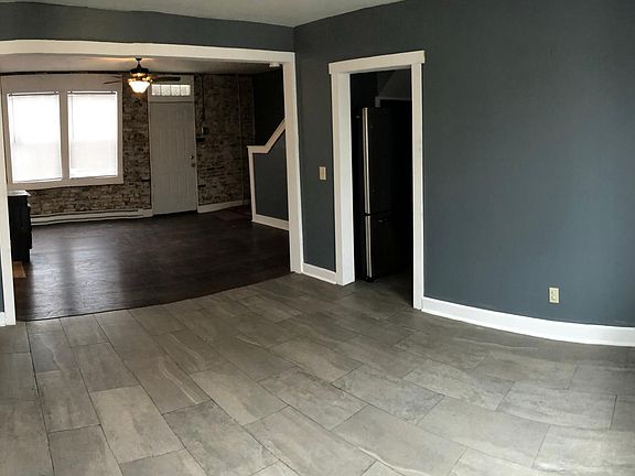 3rd image of 262 S Green St