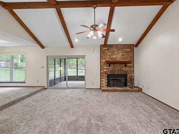 4th image of 210 Treetop Ln