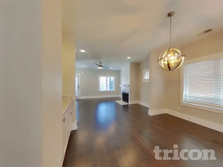 1248 Hillwood Private Cv — Photo 4