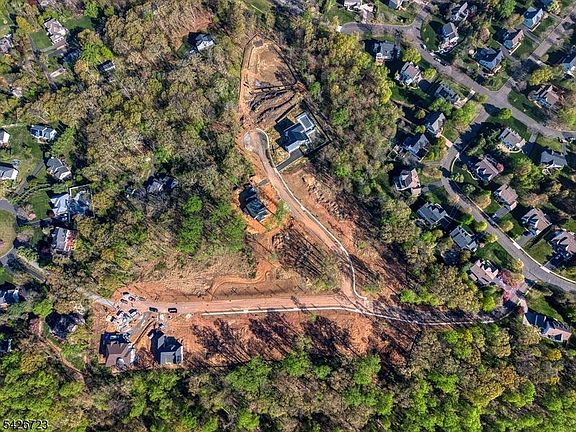 2nd image of 1 Juniper Pointe Trail