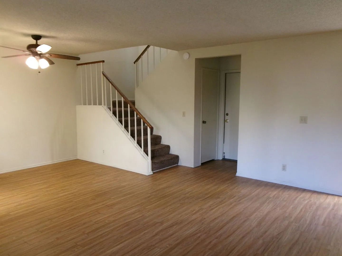 Two Bedroom Condo In Cypress Available--Call Us Today! — Photo 4