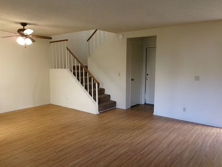4943 Embassy Way — Photo 4