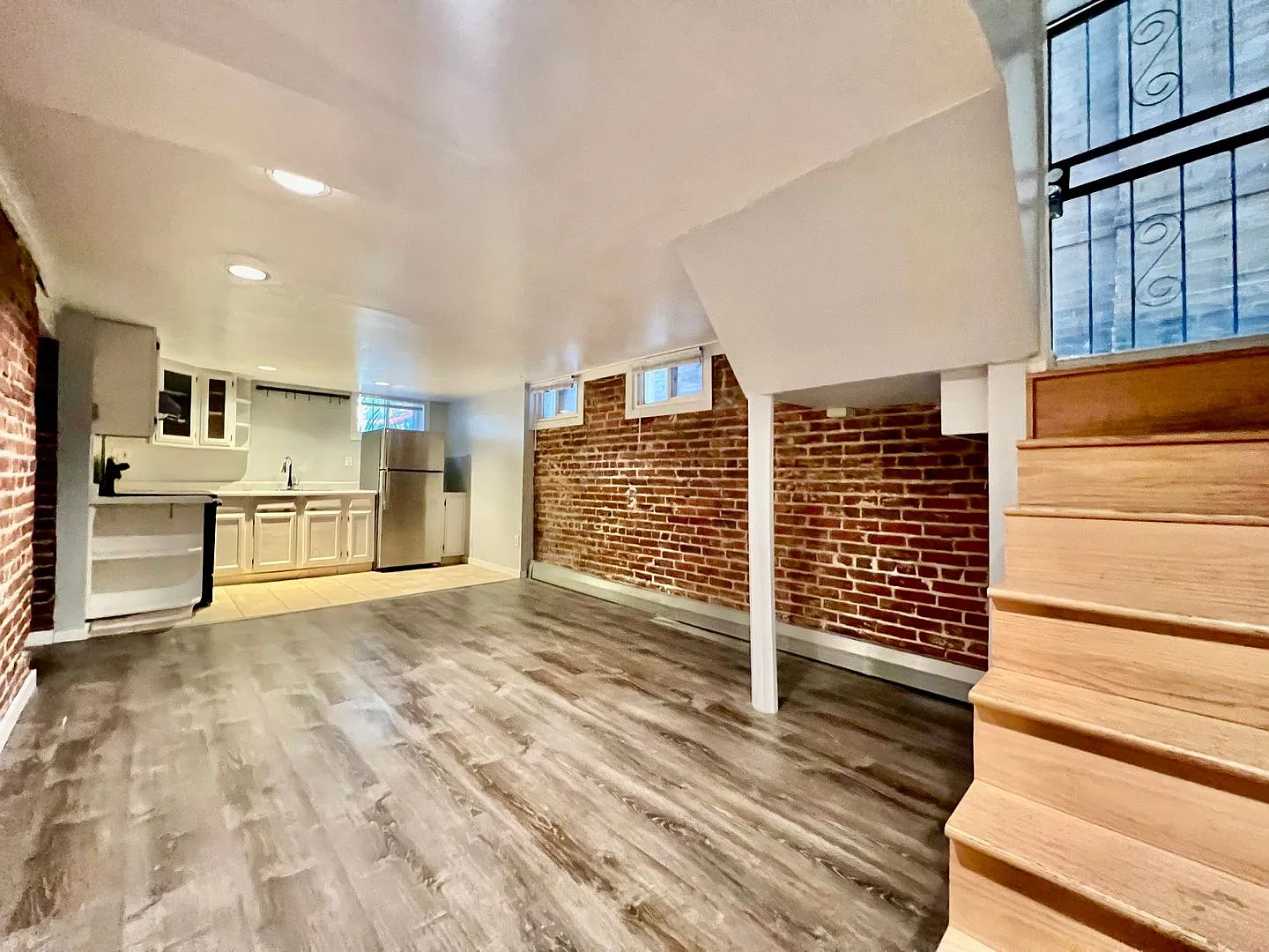 1225 N Clarkson St — Photo 2