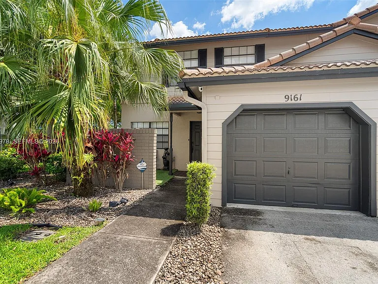 9161 Vineyard Lake Dr #9161 — Photo 1