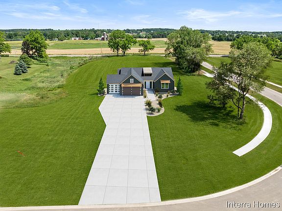 3rd image of 739 Goldenfield Dr
