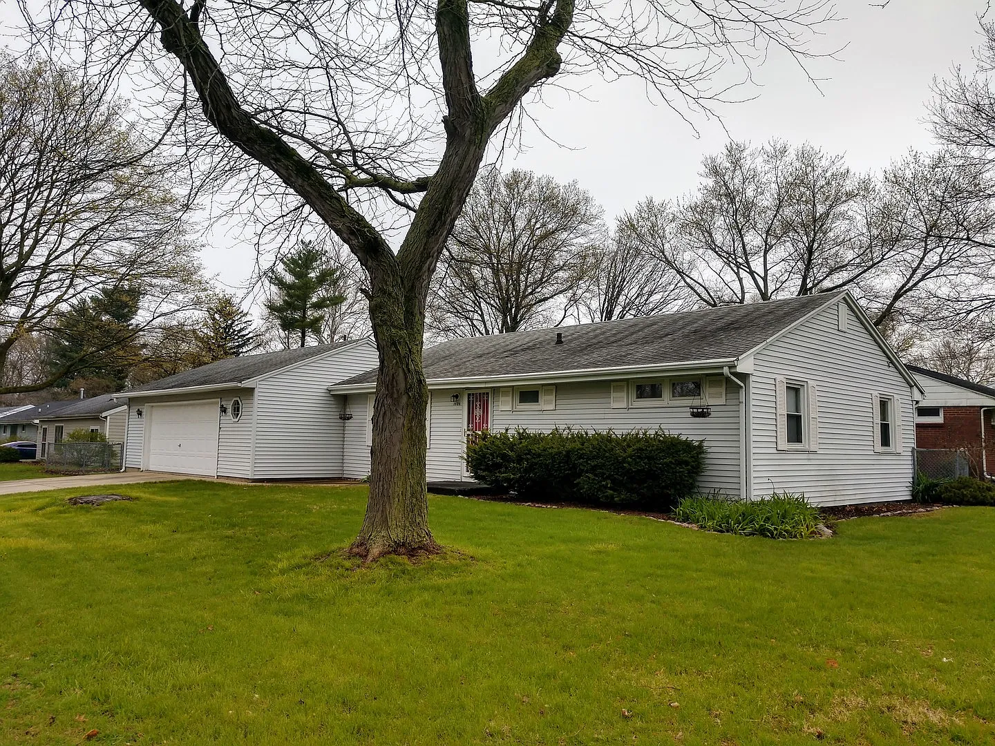 1604 Sangamon Dr photo 1