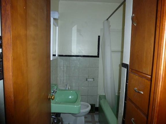 3rd image of 603 Apple Ave