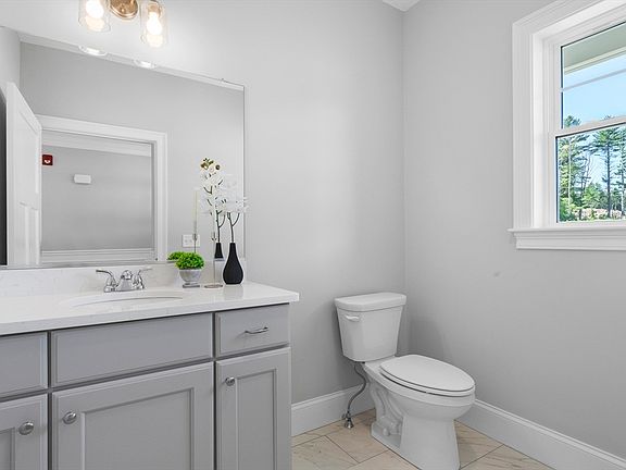 3rd image of 12 Boot Shop Rd #12