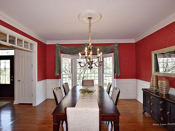 5th image of 5N501 Abbey Glen Dr