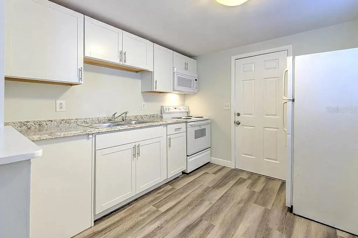 2 bed, 650 sqft, $1,600 — Photo 1