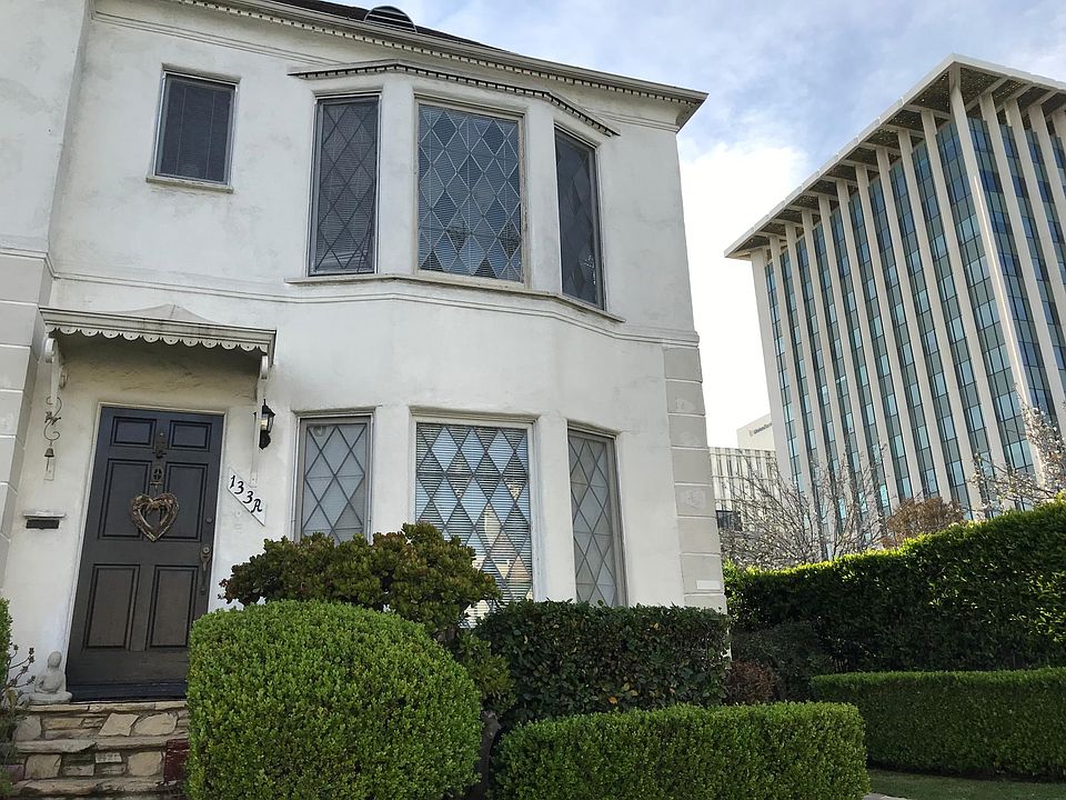 Private Entrance at front of builidng, next to City of Beverly Hills Reeves Park and below Bank of America Building at Beverly Drive and Wilshire.