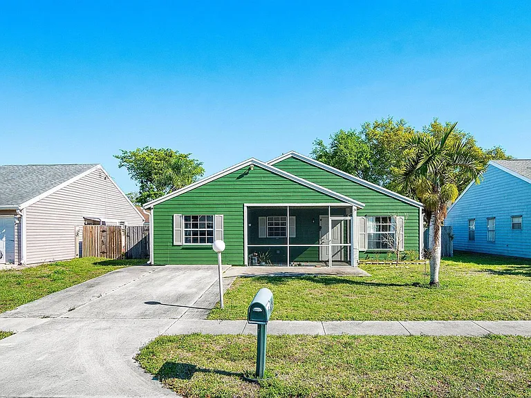 7883 Blackwood Ln — Photo 1