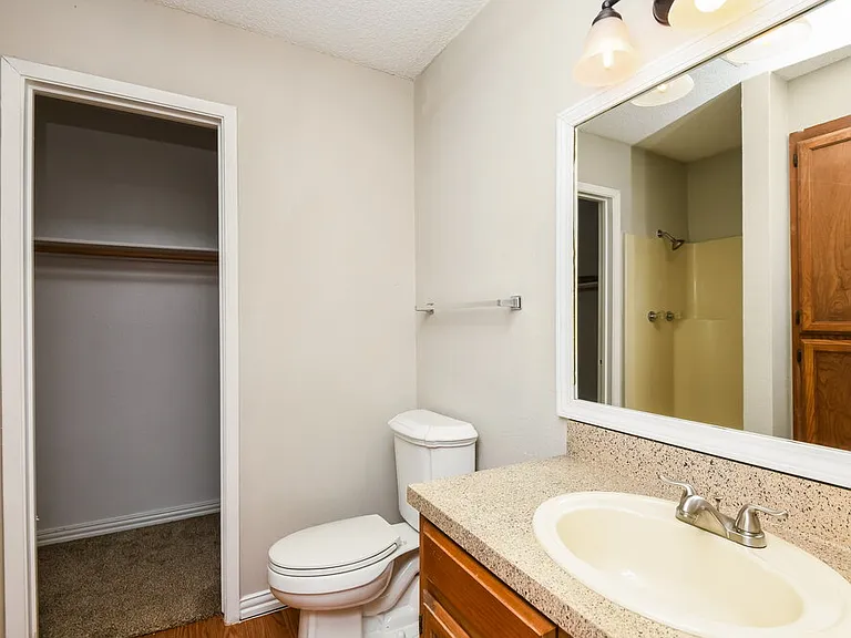 505 Plainview Dr — Photo 12