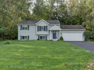 6440 Fox Run Dr NE, Rockford, MI 49341