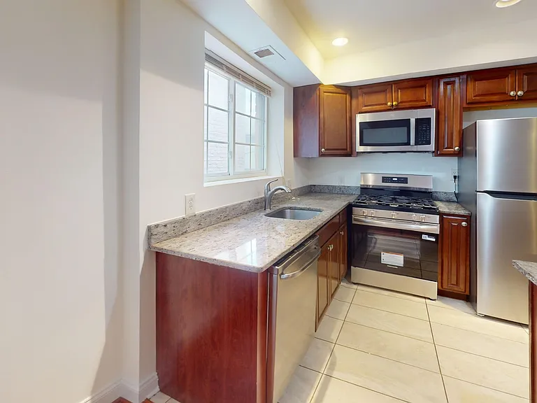 1316 Spring Road NW — Photo 3
