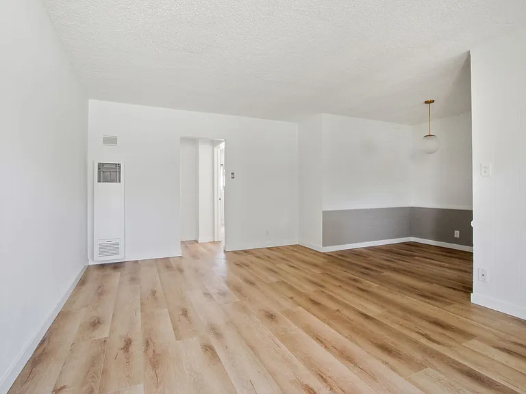 11615 Darlington, Prime Brentwood, Steps to San Vicente — Photo 8