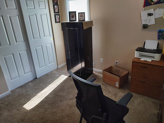 2nd image of 944 Bloomfield Ct