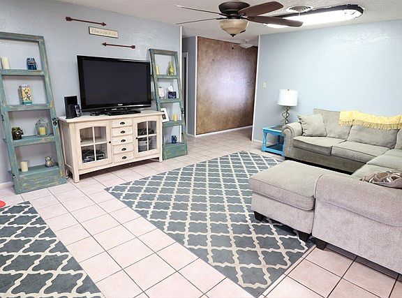 3rd image of 3403 Fairlane Ave