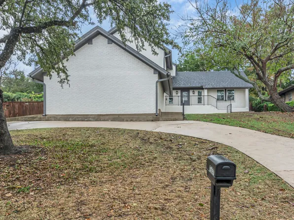 7637 Skylake Dr, Fort Worth, TX 76179
