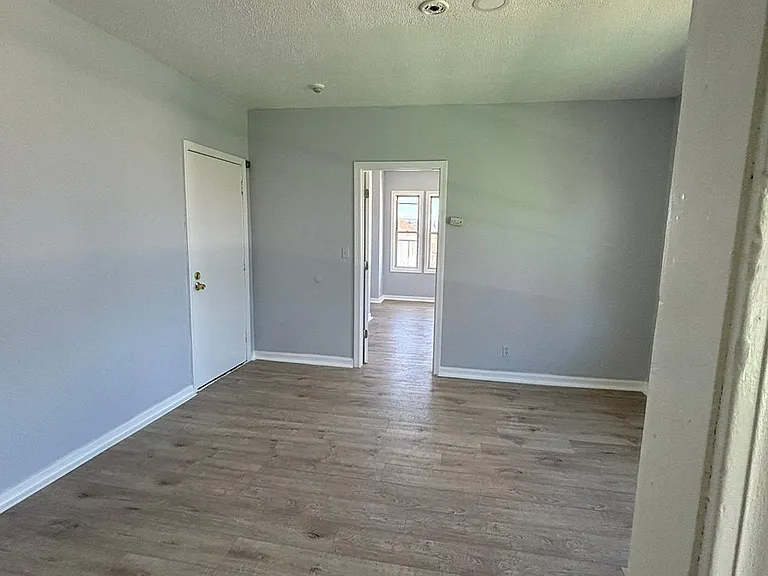 11 Hollywood St #3L — Photo 7