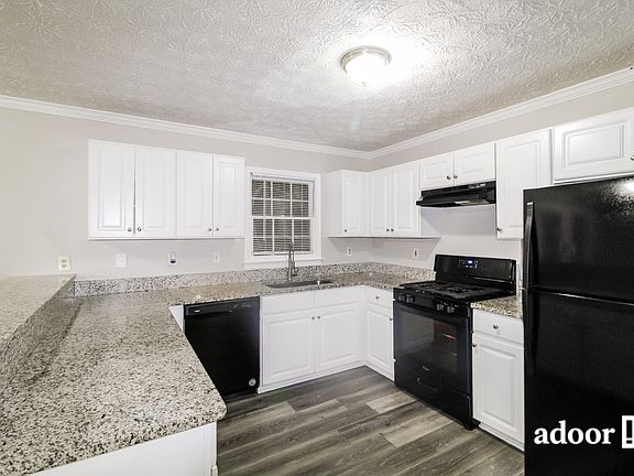 2nd image of 2104 Amherst Trl SE
