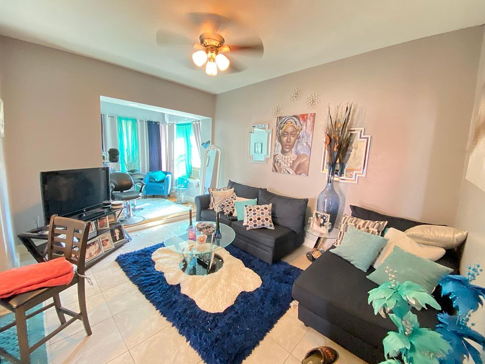 1st image of 3524 W Grenshaw St APT 2