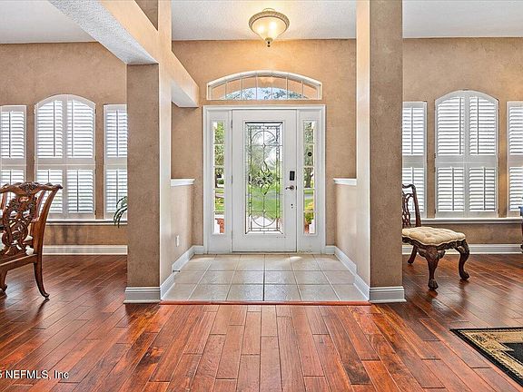 4th image of 1484 BARRINGTON Circle
