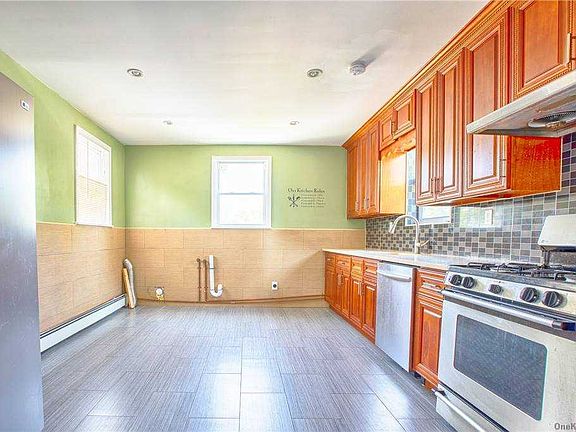 4th image of 60-11 171st St #2