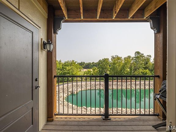 3rd image of 723 Bordeaux Way