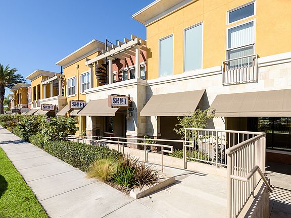 3rd image of 129 Palos Verdes Blvd #113