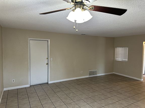4th image of 759 Saratoga St