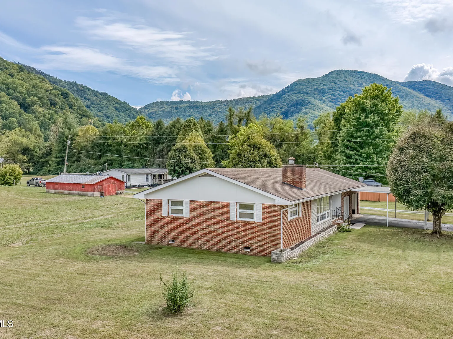 3 bed, 1425 sqft, $1,900 — Photo 3