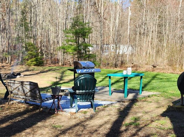 12 Breezy Lane, China, ME 04358