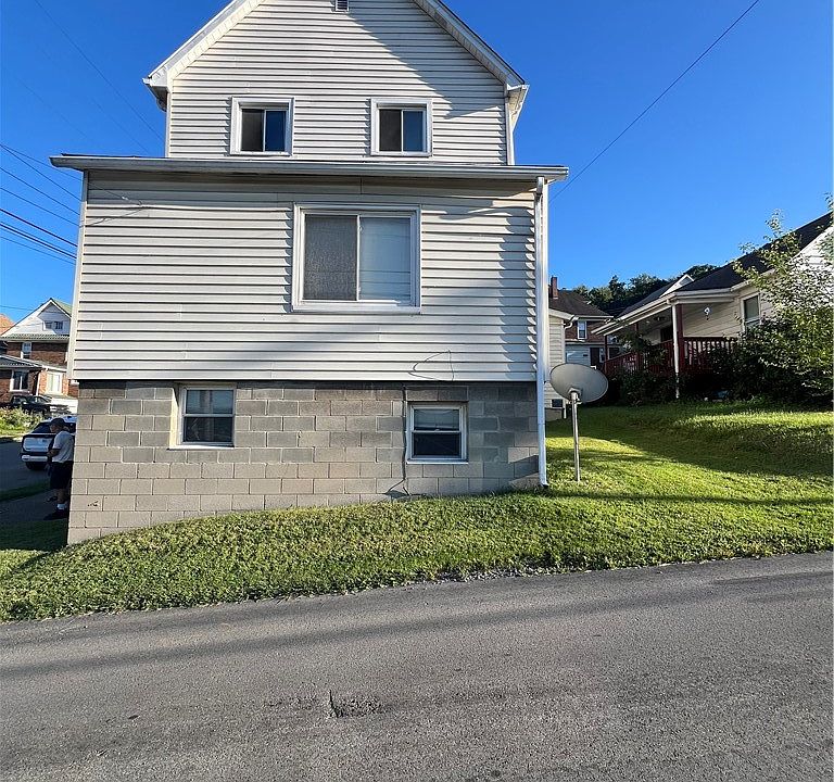 1st image of 316 9th St