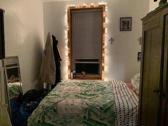 5th image of 3121 35th St APT 3F