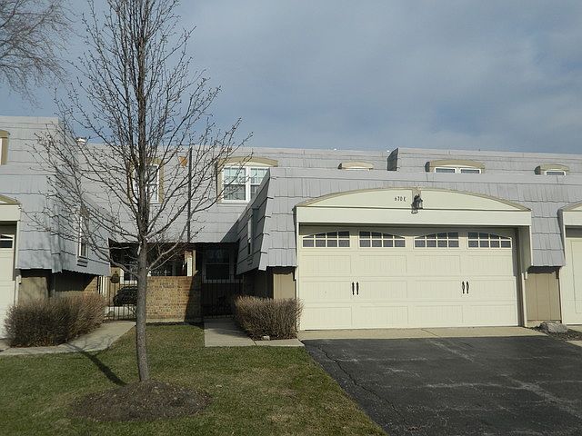 1st image of 670 Versailles Cir Unit E